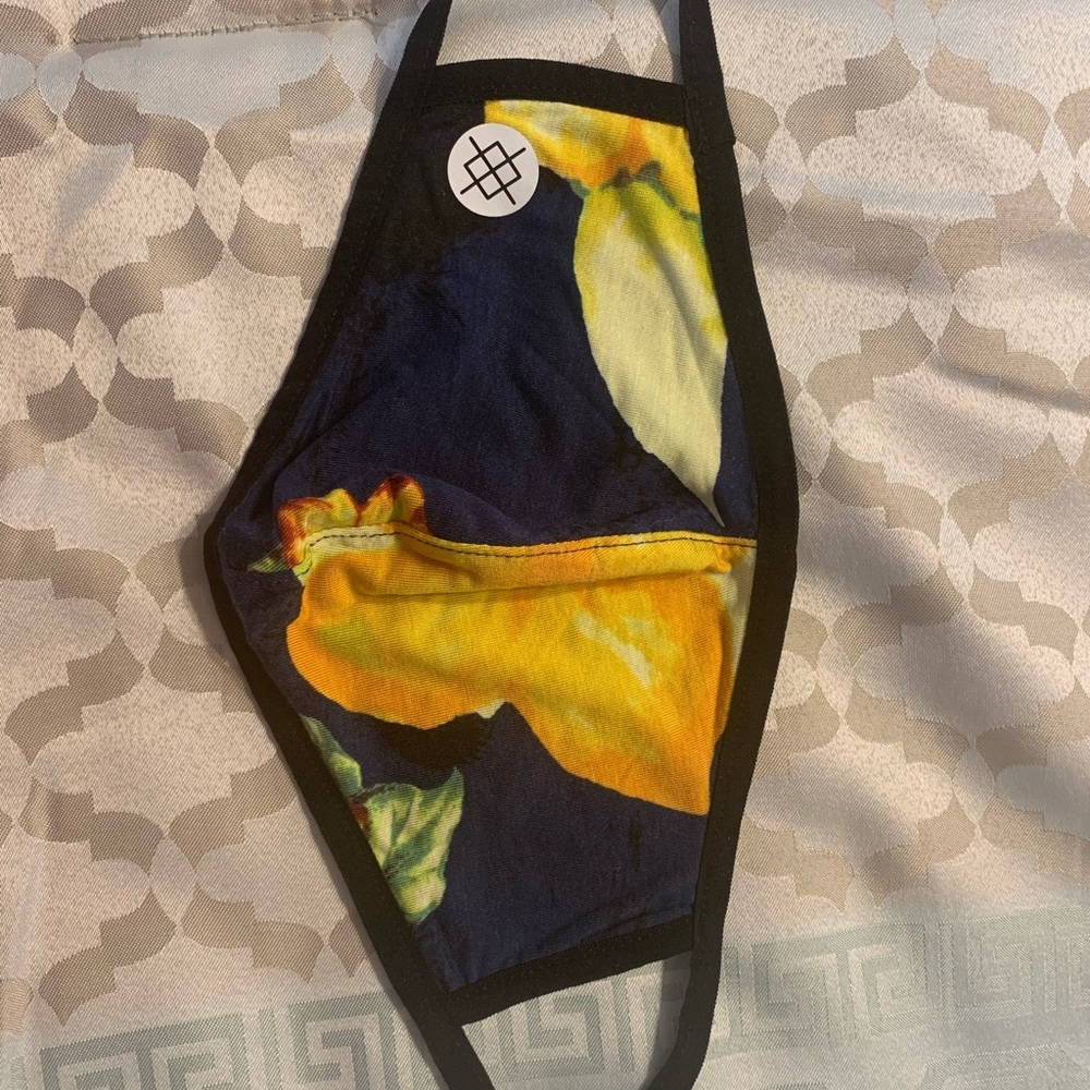 Stance Butter Blend Mask
Size Adult New Never Worn
